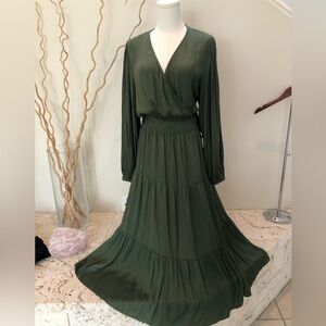 Eli Tahari XL green silk dress, Long sleeve